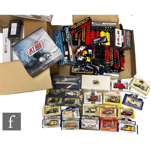 124 - A collection of assorted diecast models, to include various boxed models by Atlas, Oxford and simila... 