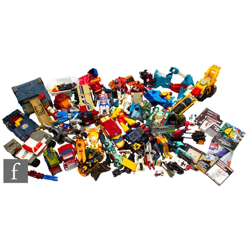 173 - A mixed box of vintage and modern Hasbro Transformers, mostly Autobots, to include Rodimus Prime, Bl... 