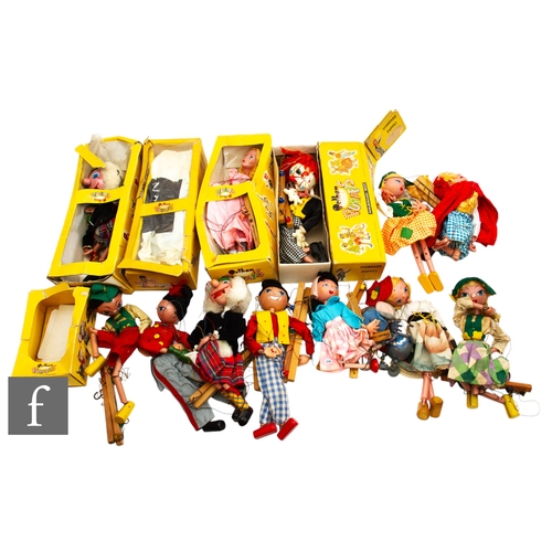 315 - A collection of Pelham Puppets, five boxed, to include Cinderella, Old Man etc, and eight unboxed. (... 