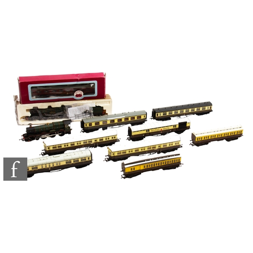 62 - A collection of OO gauge model railway items by Bachmann, Airfix and similar, to include two unboxed... 