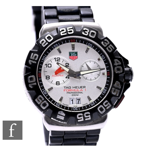 93 - A stainless steel Tag Heuer gentleman’s Formula 1 Professional 200m wristwatch, ref WAH111B RWW0760.