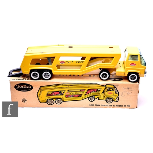 112 - A Tonka Canada Camion Car Transporter for the French Canadian market, boxed.