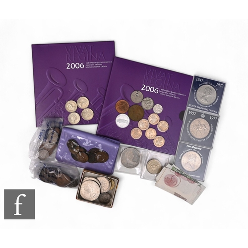 123 - A collection of Elizabeth II coinage to include nickel, copper and two 2006 cased sets. (qty)