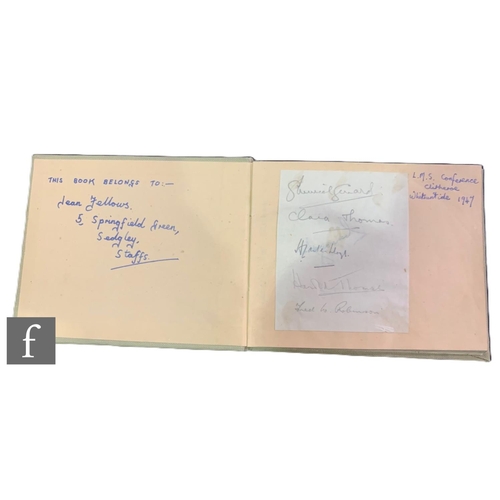 743 - An autograph album signed by Lawrence Olivier and Vivian Leigh, also other theatre actors, a photogr... 