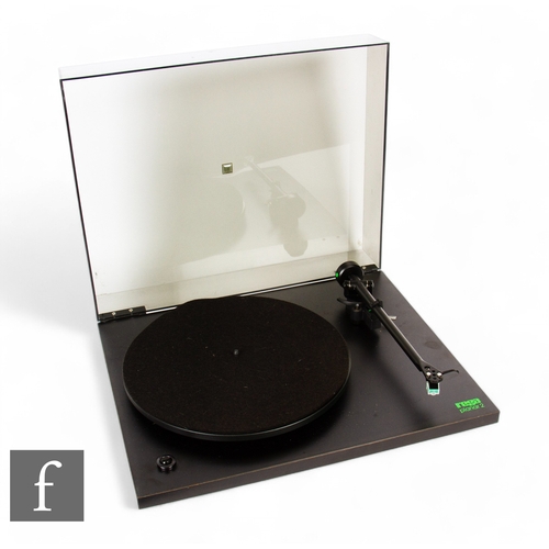 139 - A Rega Planar 2 turntable record player, serial number 273803, on black plinth with dust cover.