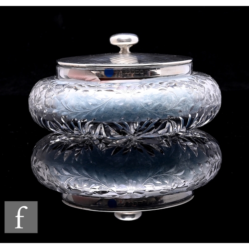 433 - An Intaglio cut powder bowl, of circular form, with silver engine turned cover, Elkington & Co, ... 