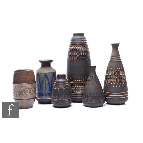 186 - A collection of post war Swedish ceramics by Ulla Winblad (1933–1992) for Alingsas Keramik, to inclu... 