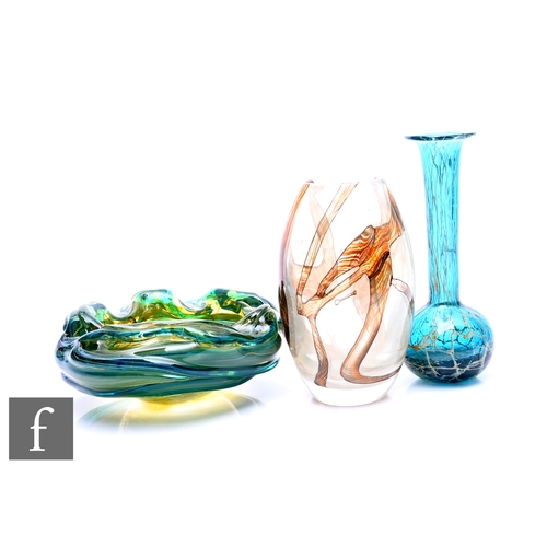 356 - A collection of later 20th Century Mdina glass to include a barrel form vase with tonal brown over t... 