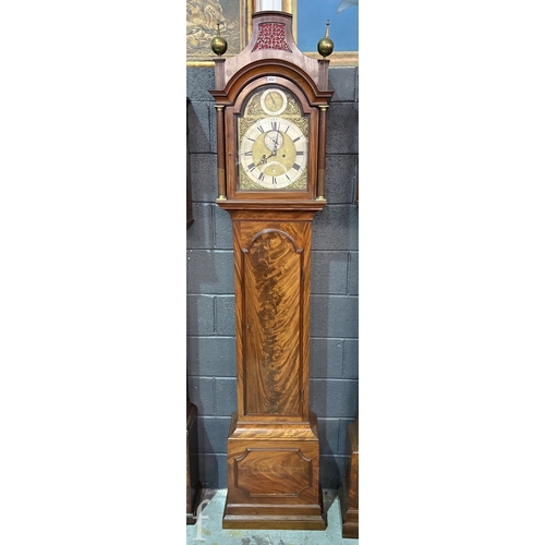 692 - An 18th Century mahogany longcase clock with eight day striking movement, the 12 inch broken arch br... 
