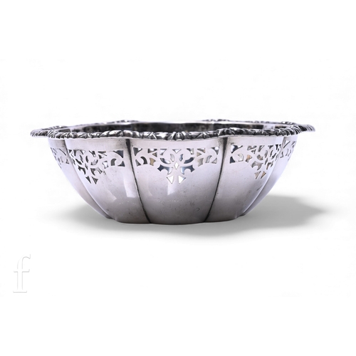 576 - An Art Deco Czechoslovakian 900 silver bowl,&nbsp;Franz Bibus, Moravsk&aacute; Třebov&aacute;, of ci... 