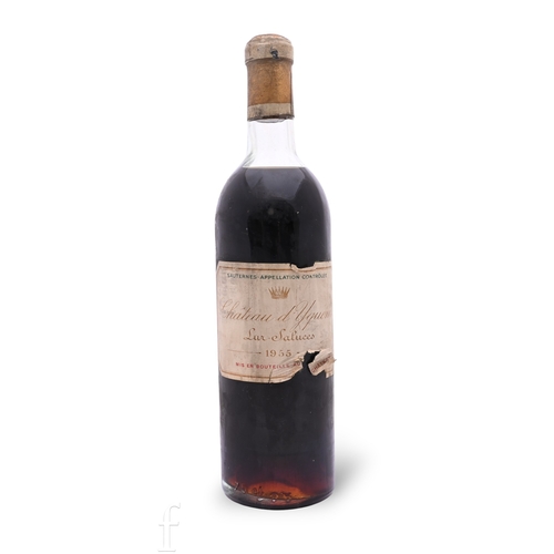 53 - A bottle of 1955 Chateau d'Yquem, 1er cru Superieur, Bordeaux, Sauternes, white dessert wine, 75cl b... 