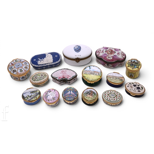 833 - A collection of fifteen Halycon Day, other enamel and porcelain boxes. (15)