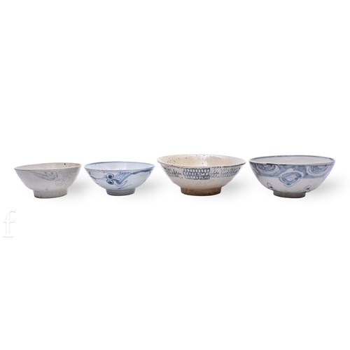 1245 - A collection of Chinese Ming and Qing Dynasty porcelain, to include a Fujian Ware bowl with block pr... 