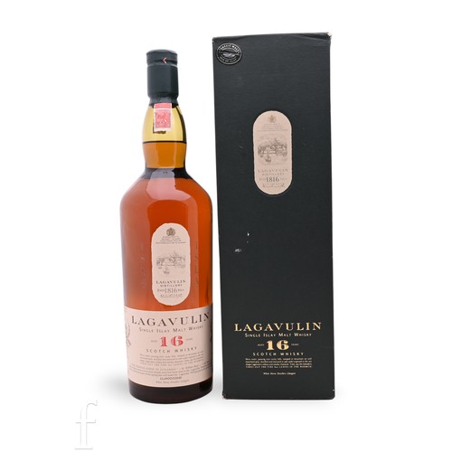 1005 - A bottle of Lagavulin single Islay Malt Whisky, aged 16 years, 1 litre, label No. LLJA0000549, boxed... 