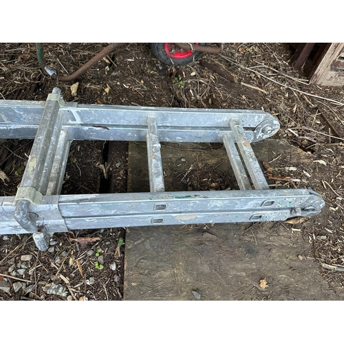 Extendable Aluminium Steps | 280 cm Fully Extended