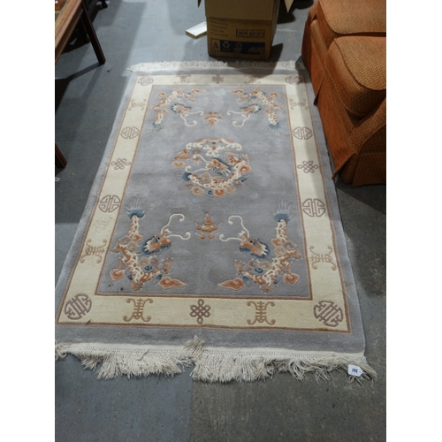 267 - A 20th Century Woolen Chinese Floor Rug Approx 6ft X 4ft