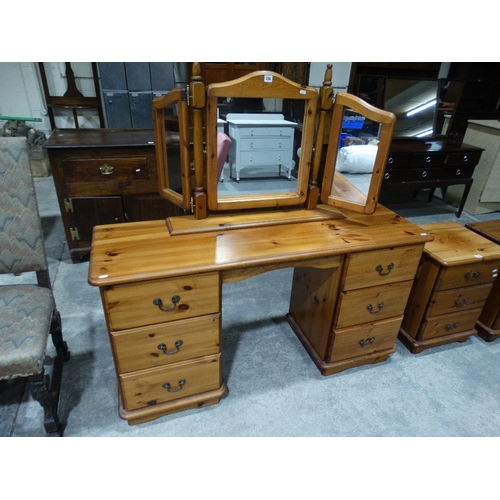 274 - A Modern Pine Triple Mirrored Dressing Table