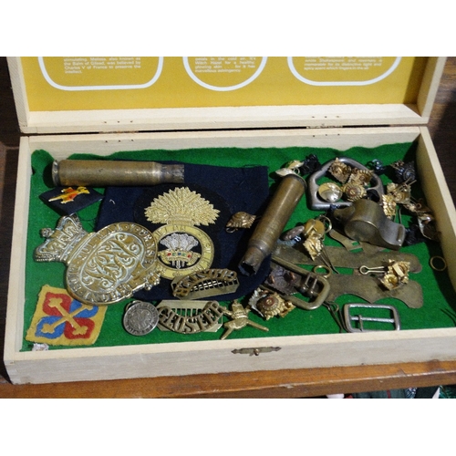 170 - A Box Containing A Quantity Of Military Related Buttons & Badges Etc