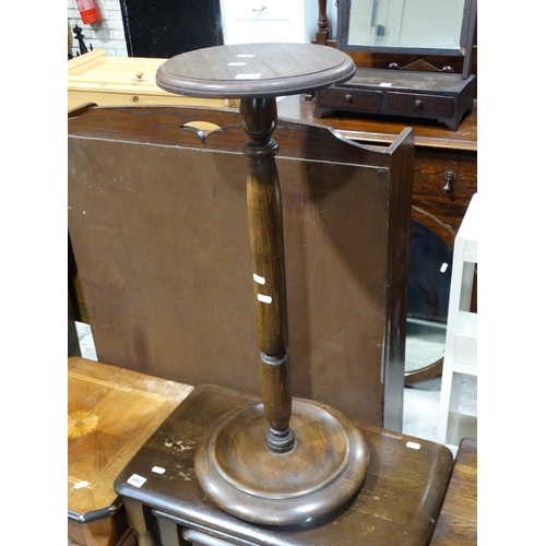 484 - A Circular Topped Torchere Stand