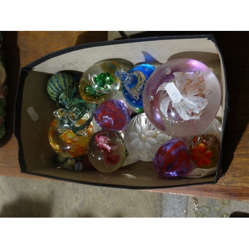 168 - A Quantity Of Glass Paperweights