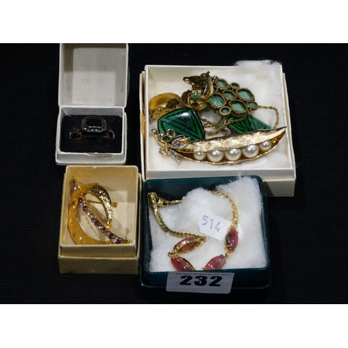 232 - A Small Quantity Of Costume Jewellery