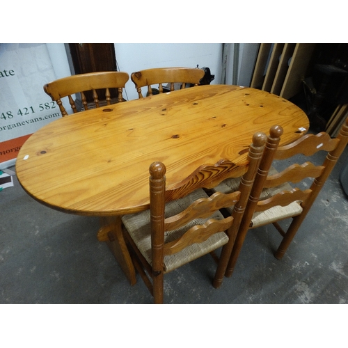 398 - A Yellow Pine Kitchen Table & Four Chairs