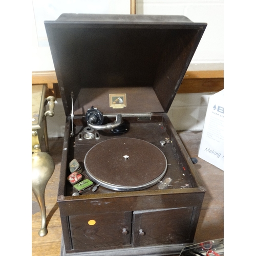 164 - A Polished Oak Encased His Masters Voice Table Top Gramophone