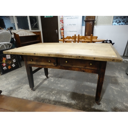 400 - An Antique Scrub Top Farmhouse Table, The Top Measuring 56 X 36