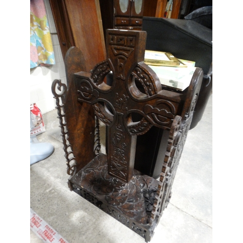 553 - A Late 20th Century Stained Celtic Cross Stand