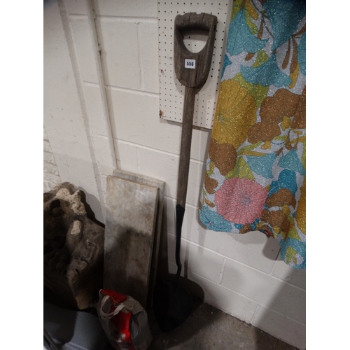 556 - A Vintage Peat Spade