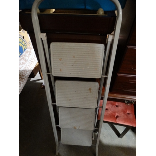 559 - A Folding Step Ladder