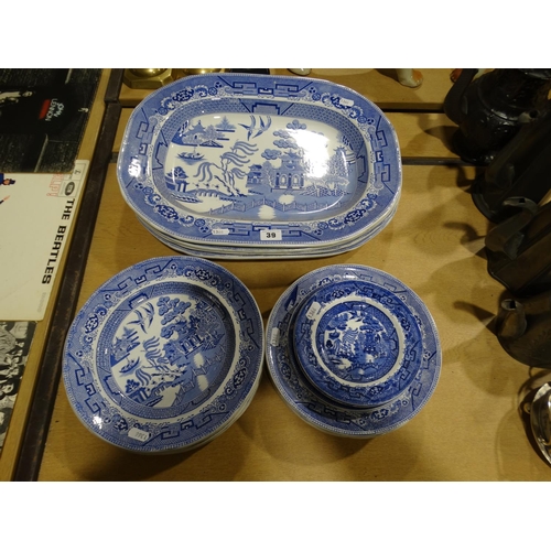 39 - A Qty Of Blue & White Willow Pattern Pottery Meat Plates & Platters