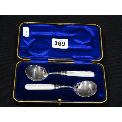 369 - A Cased Pair Of Silver & Mother Of Pearl Handled Preserve Spoons