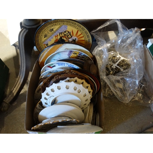 474 - A Box Of Mixed Display Plates Etc