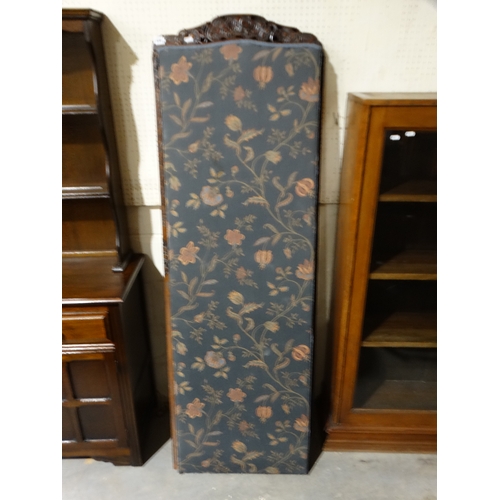 556 - A Late Victorian Three Panel Dressing Screen With Oriental Decorated Frame