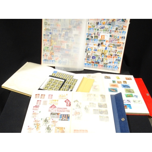 24 - A Qty Of World Stamps