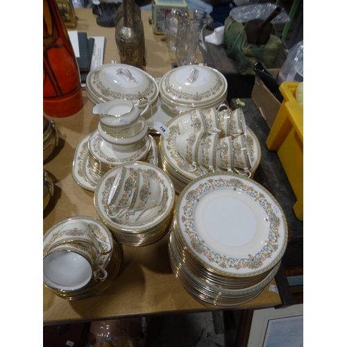 118 - Ninety-One Pieces Of Aynsley Henley Pattern Dinnerware