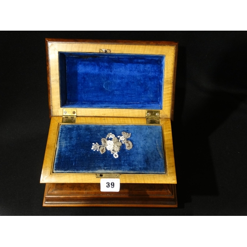 39 - A Finely Detailed Walnut Jewel Casket, 9