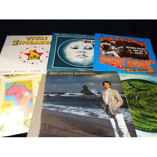 297 - Vintage Records A Qty Of 33rpm To Include The Incredible String Band, B-Bop Deluxe, David Bowie Etc