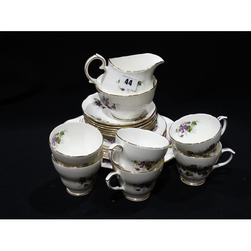 44 - A 21 Piece Duchess China, 