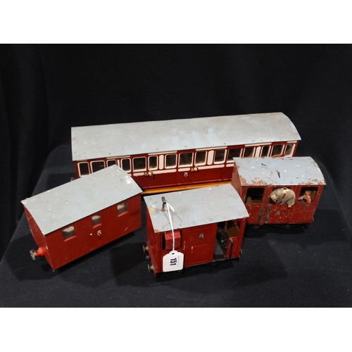 151 - Five 0 Gauge Model Railway Carriages (Two Being Mamod)