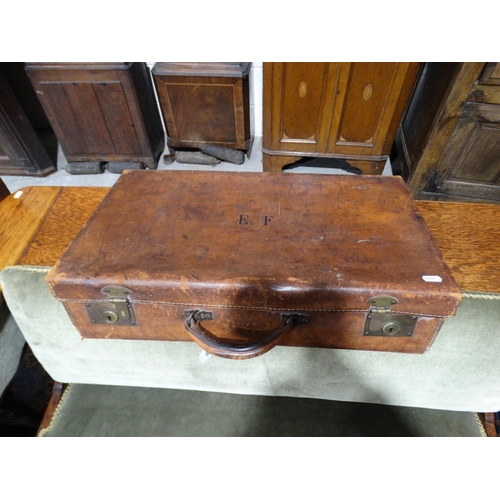 567 - A Vintage Stitched Leather Suitcase