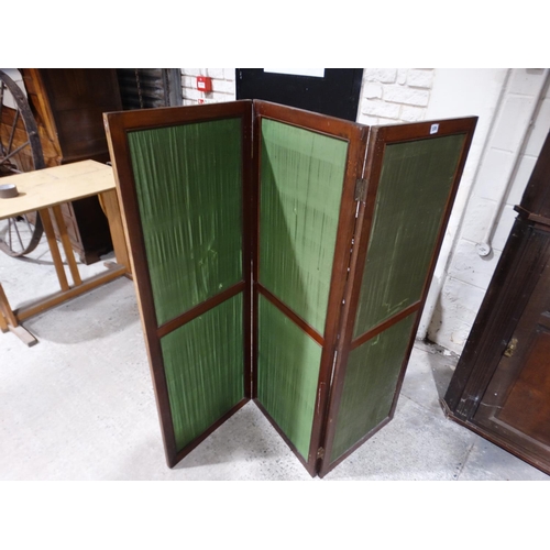 578 - An Edwardian Mahogany Three Panel Room Divider