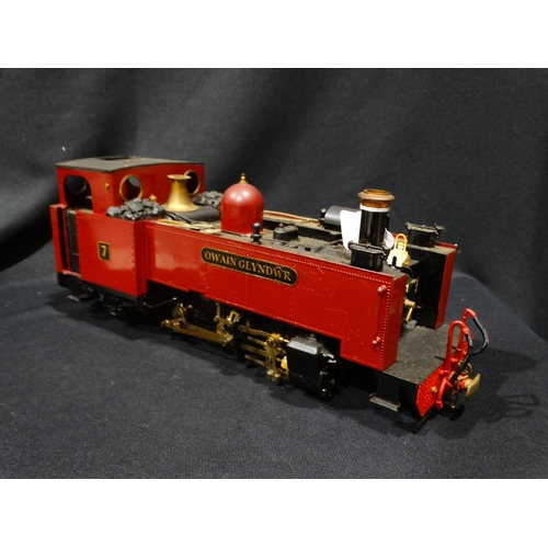 118 - A Roundhouse Model Locomotive, Owain Glyndwr In Red Livery, 0 Gauge
Model Train