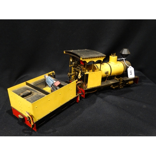 129 - An 0 Gauge Live Steam Model Locomotive & Tender
Model Train