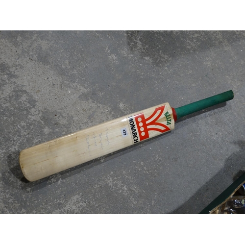 433 - A Vintage Cricket Bat Signed By David Gower