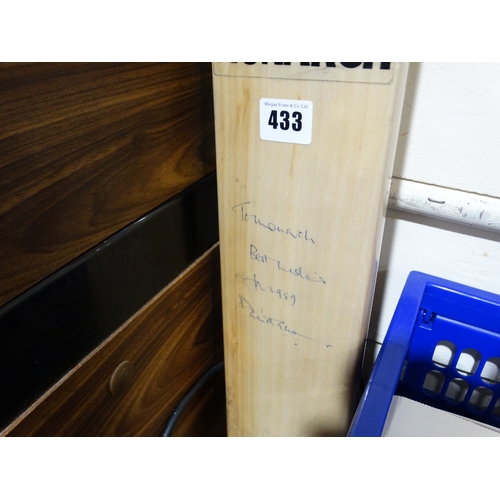 433 - A Vintage Cricket Bat Signed By David Gower