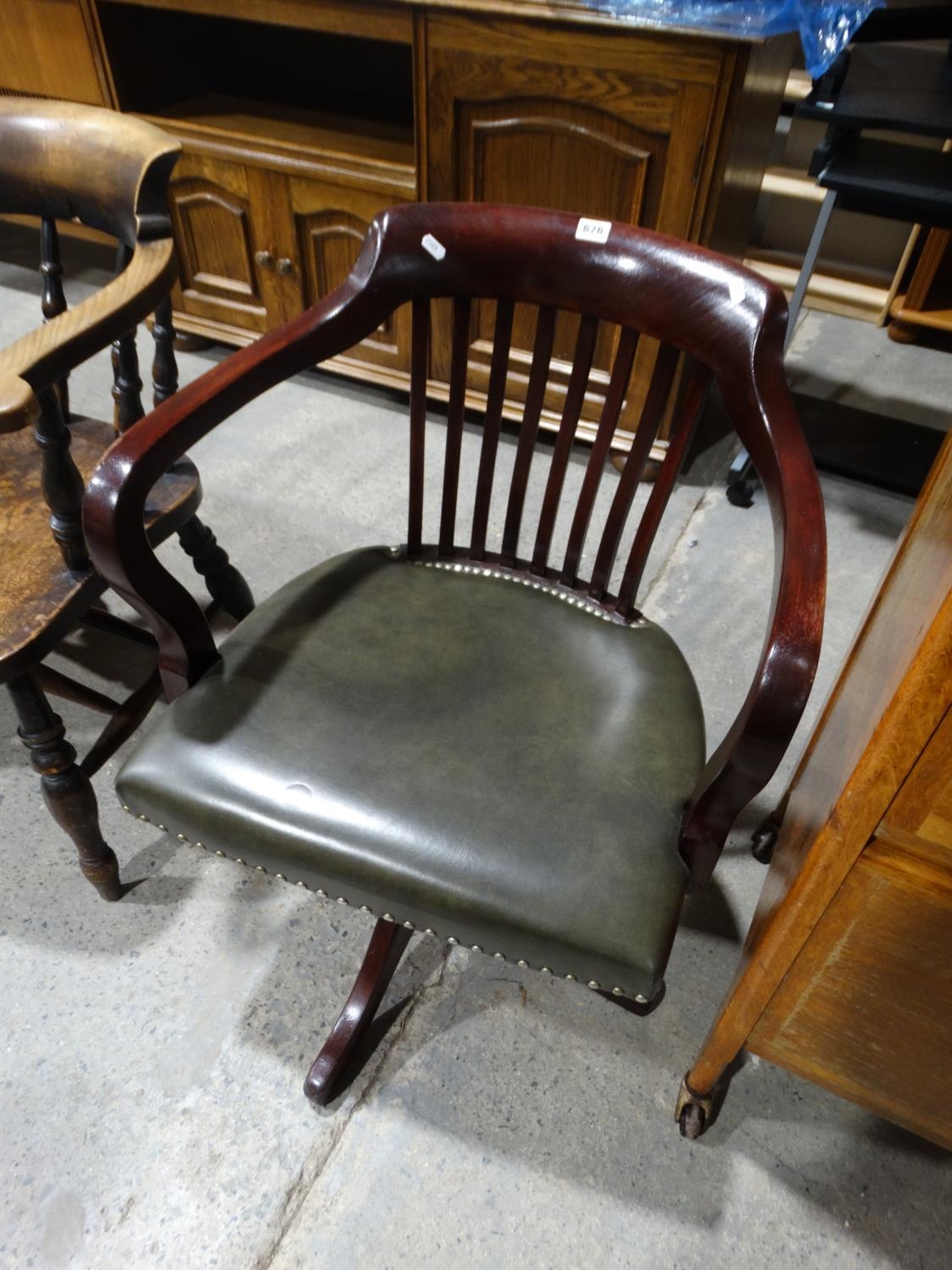 An Antique Style Swivel Office Chair   1100050237.JPG