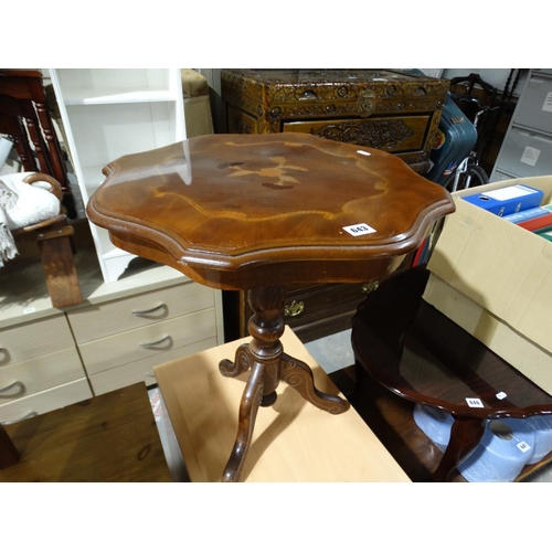 643 - An Italian Inlaid Pedestal Table