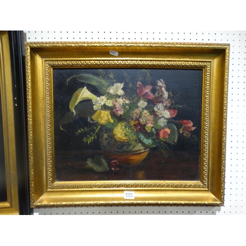 535 - Victorian School, Oil On Canvas, Still Life Study Of Flowers In A Vase